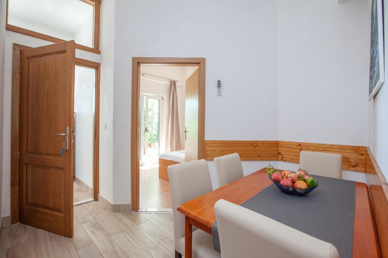Apartments By The Sea Igrane, Makarska - 310 エクステリア 写真
